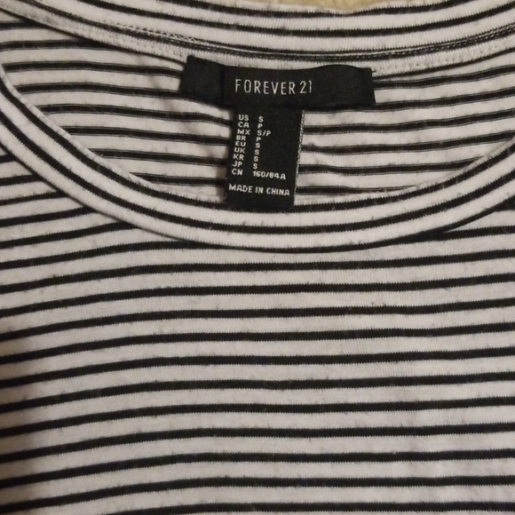 Comfy crop top!!!! - Picture 2 of 3